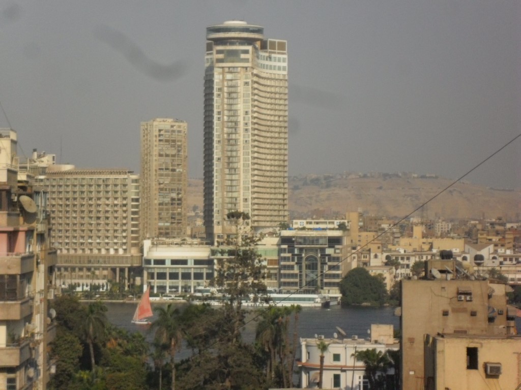 شقة مفروشة بالدقى شارع المساحة ترى النيل