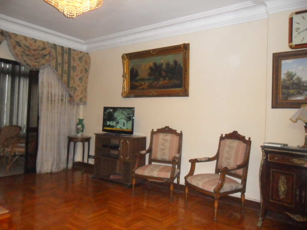 شقة مفروشة فى الدقى فى قلب المساحة