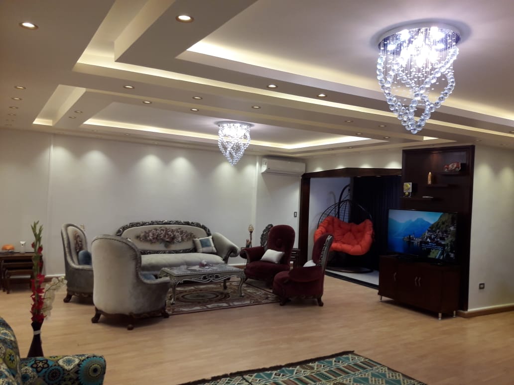 شقة مفروشة للإيجار بالمهندسين فرش جديد هاى لوكس شارع شهاب