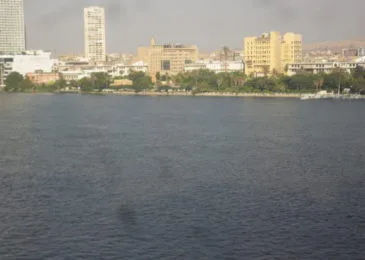 شقة للبيع فى الدقى على النيل جميع الغرف ترى النيل