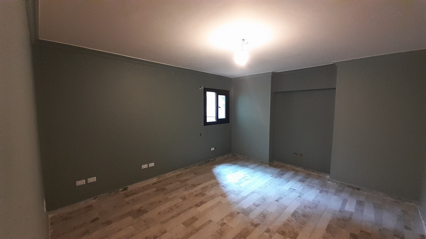 شقة للبيع فى الدقي مصدق الرئيسي 285م عمارة جديدة للسكن أو الاستثمار