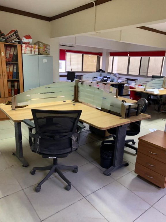 فيلا للإيجار فى الدقى 320م شارع مصدق الرئيسى بها جراج