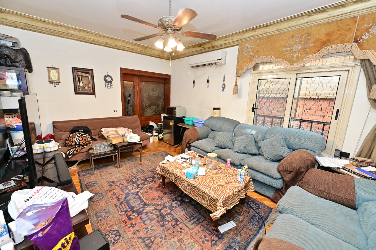 شقة للبيع 300م فيو نادى الصيد عمارة مميزة 4غرف موقع تحفة تم تخفيض السعر من 5500.000 لجدية البيع الشديدة المواصفات : المساحة : 300م التقسيم : 4غرف 5 ربيبشن 3حمام ومطبخ التشطيب : هاى لوكس أرضيات رخام وجزء أرضيات باركية وأسقف سيريالى الطابق : بين 7 و 15 مرتفع لترى فيو مميز وليس أخير طبعا يوجد 2 مصعد حراسة 24 ساعة البيع شامل حصة الارض مواصفات إضافية : يوجد بالشقة 3 بلكونات إمكانية تقفيل 5 غرف البيع يشمل حصة جراج يوجد أجهزة إنذار حريق بالشقة يوجد بالبرج شروط الامان والسلامة القصوى مهم جدا أن تعرف قبل الإتصال : أنا أحمد إبراهيم أعمل مستشارا عقاريا وبالتسويق بالعقارات منذ 2008 أقدم النصيحة قبل العقار والمساعدة لعميلى وتحقيق أهدافة هو أولويتى فلاتتردد بالاتصال بى لطلب المساعدة والمشورة فى العقارات : شراء / بيع / تأجير / إستثمار وخدماتى : إستشارة عقارية / قانونية مجانا لشىء يخص العقار تقديم من 2 – 4 معاينات لنفس العقار فى أوقات مختلفة / تجهيز العقار مجانا بعد الشراء .هذة بعض الصور ويوجد المزيد عند التواصل