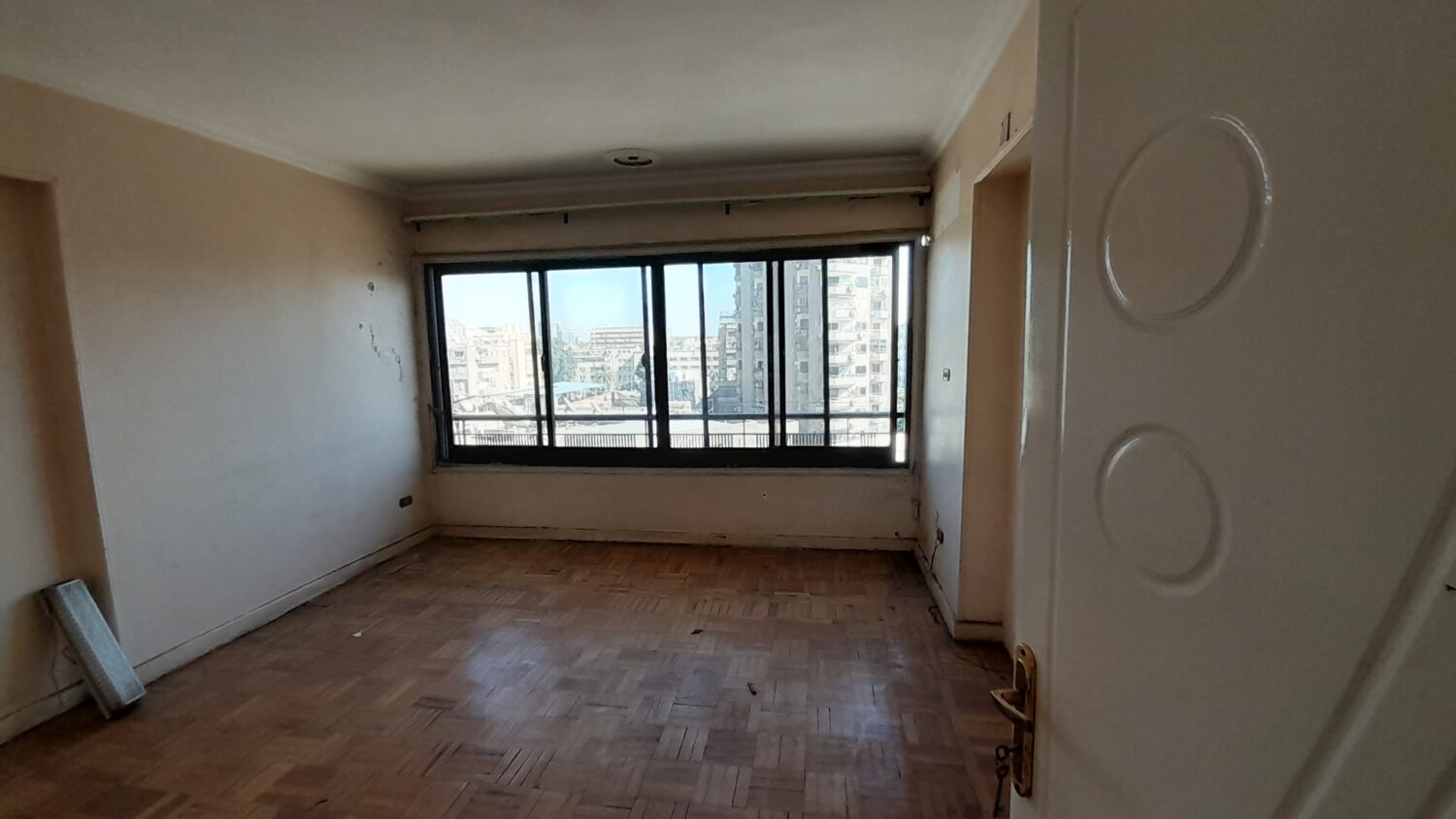 مكتب للإيجار فى شارع مصدق 200م فى الدقى موقع مميز