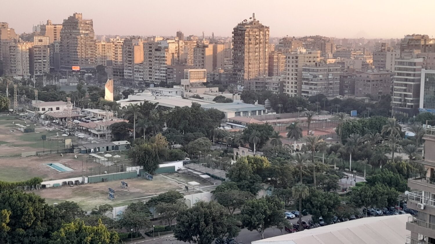 شقة للبيع فى المهندسين 220م غير مجروحة فيو فيو بانورامى نادى الصيد