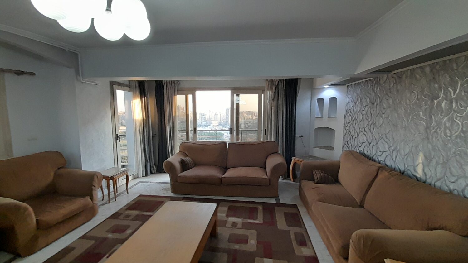 شقة للبيع فى المهندسين 220م غير مجروحة فيو فيو بانورامى نادى الصيد