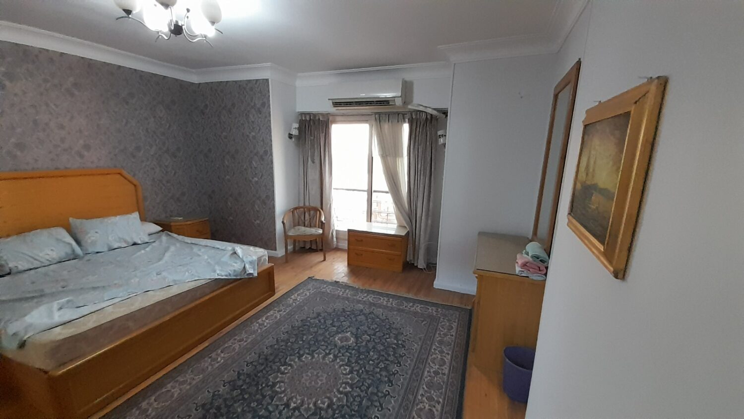 شقة 200 م للبيع فى الدقى بتفرعات شارع مصدق