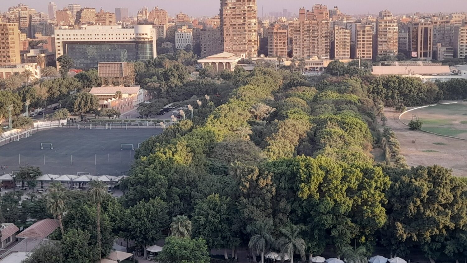 شقة للبيع فى المهندسين 220م غير مجروحة فيو بانورامى نادى الصيد لايتكرر و شارع راقى أخر