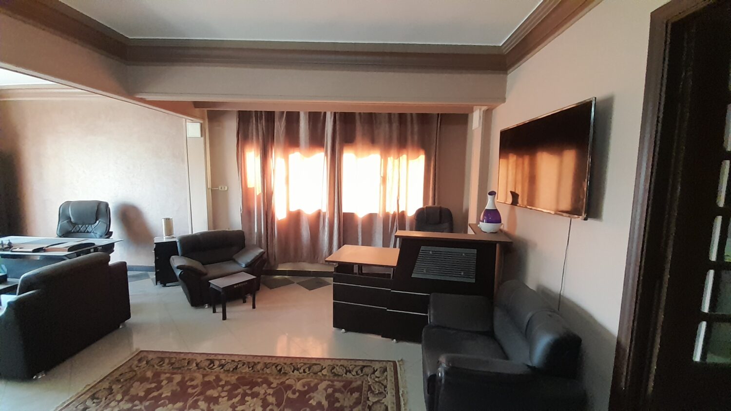 مكتب للإيجار فى المهندسين 180م بالتكييفات قرب المترو