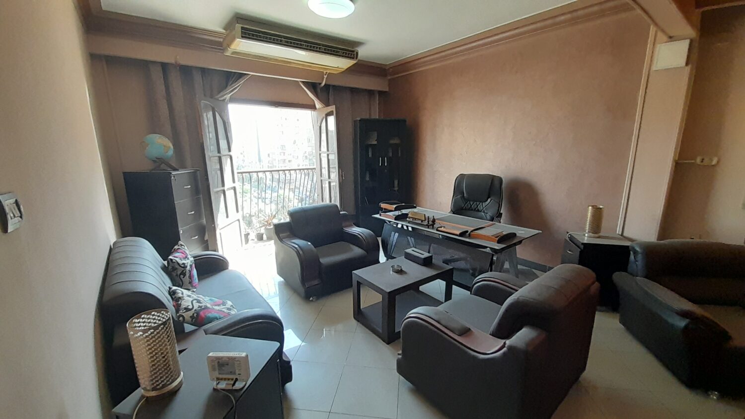 مكتب للإيجار فى المهندسين 180م بالتكييفات قرب المترو