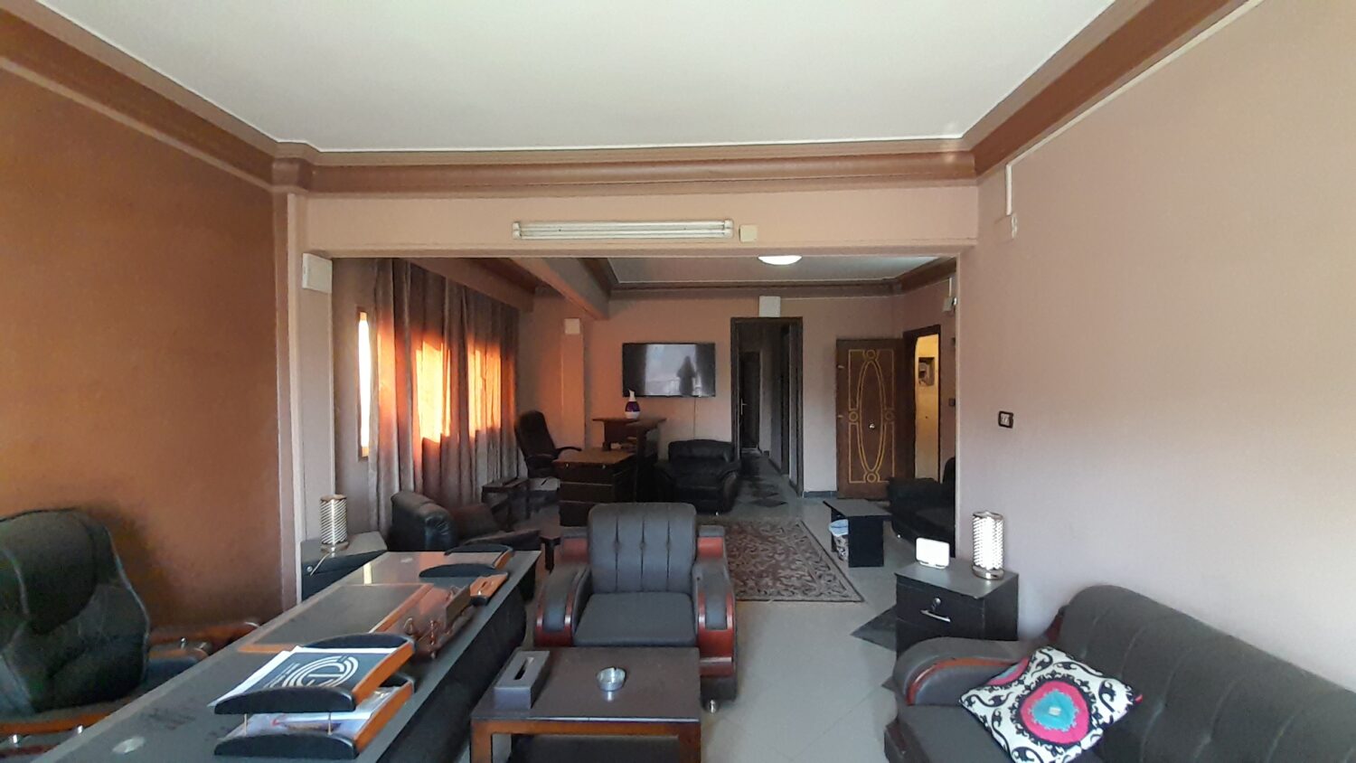 مكتب للإيجار فى المهندسين 180م بالتكييفات قرب المترو