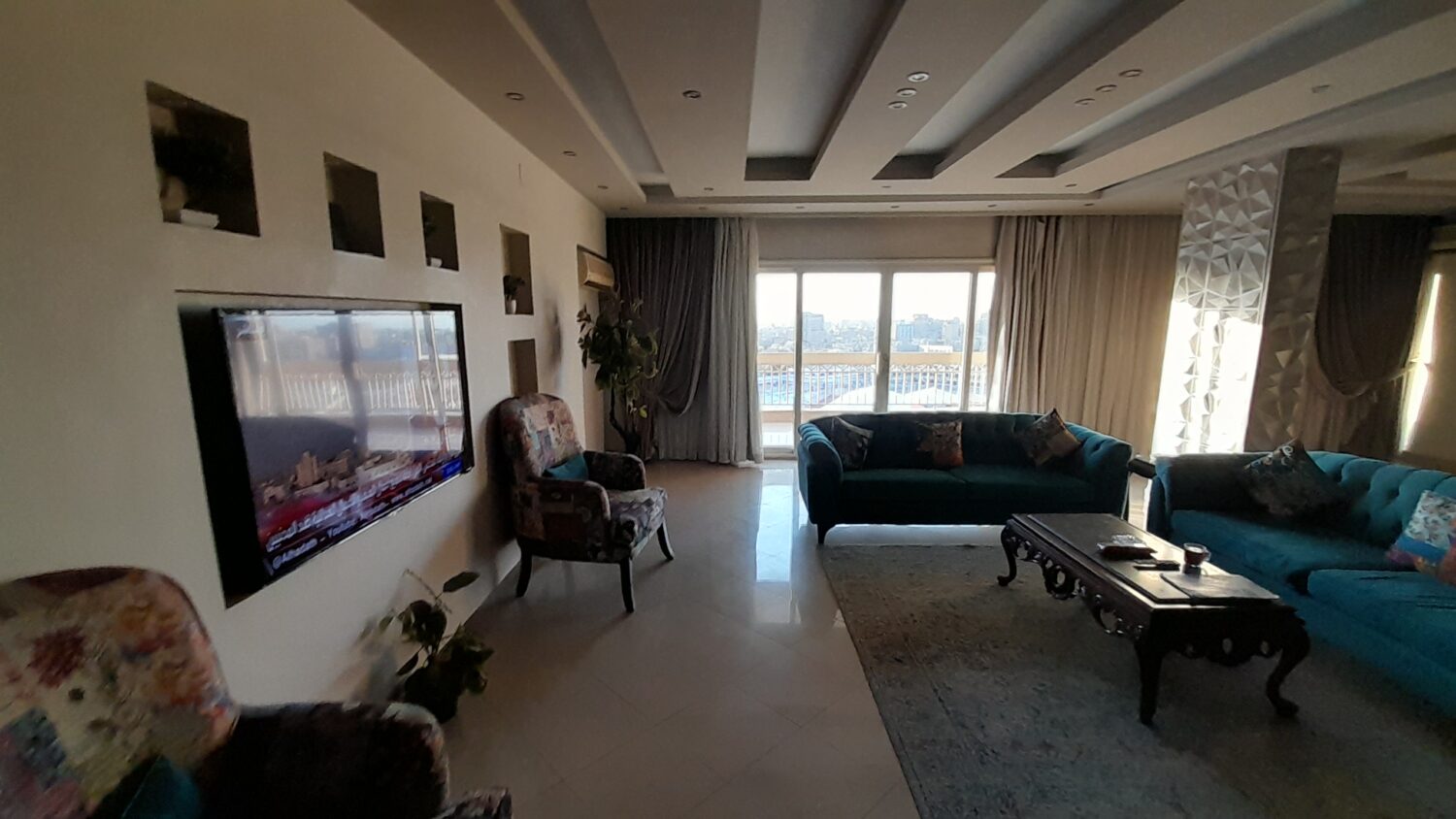 شقة مفروشة للايجار 300م فى المهندسين شارع رئيسى فرش جديد