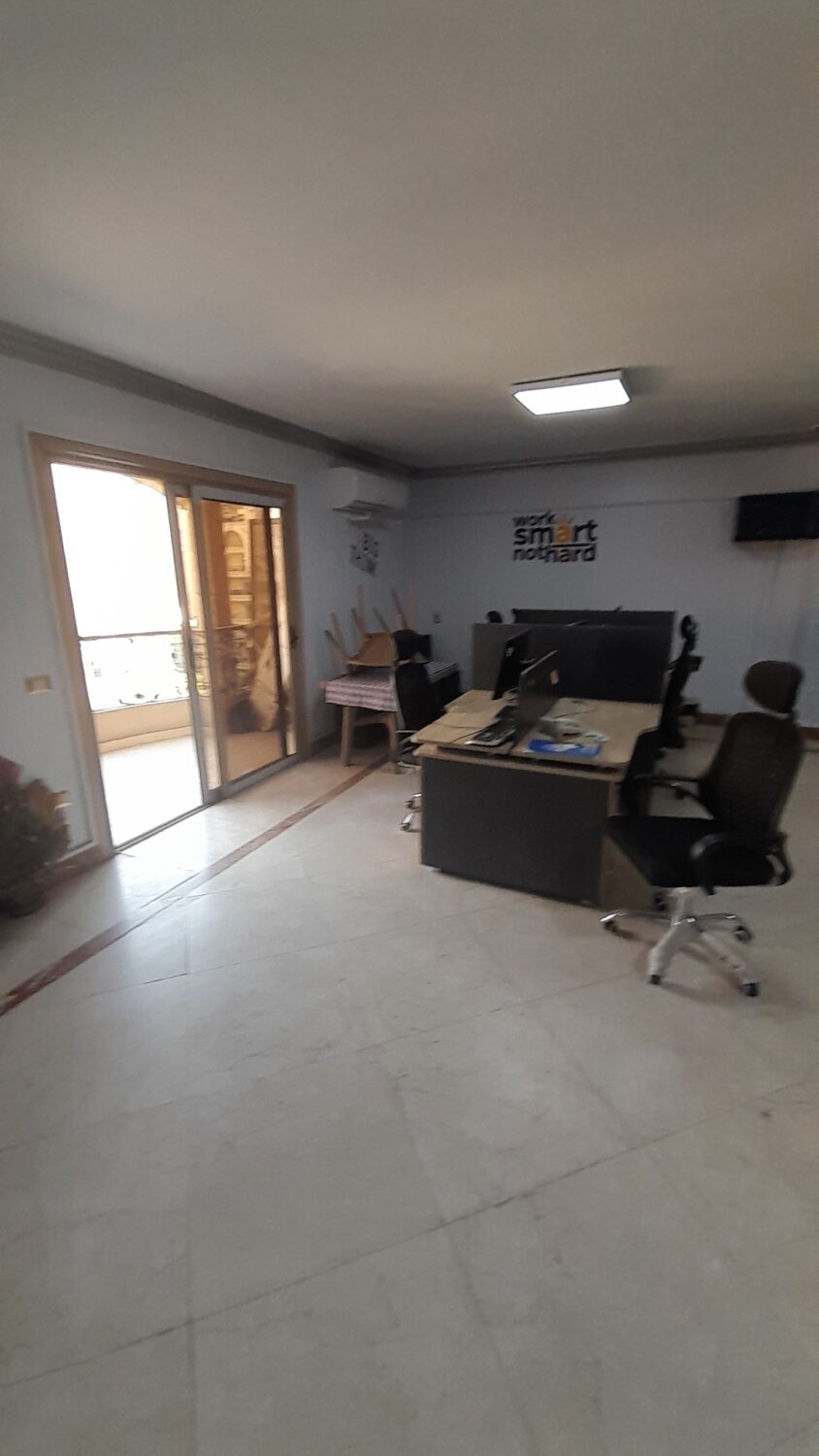 مكتب مفروش للايجار 300م فى الدقى تفرع مصدق مكيف بالكامل