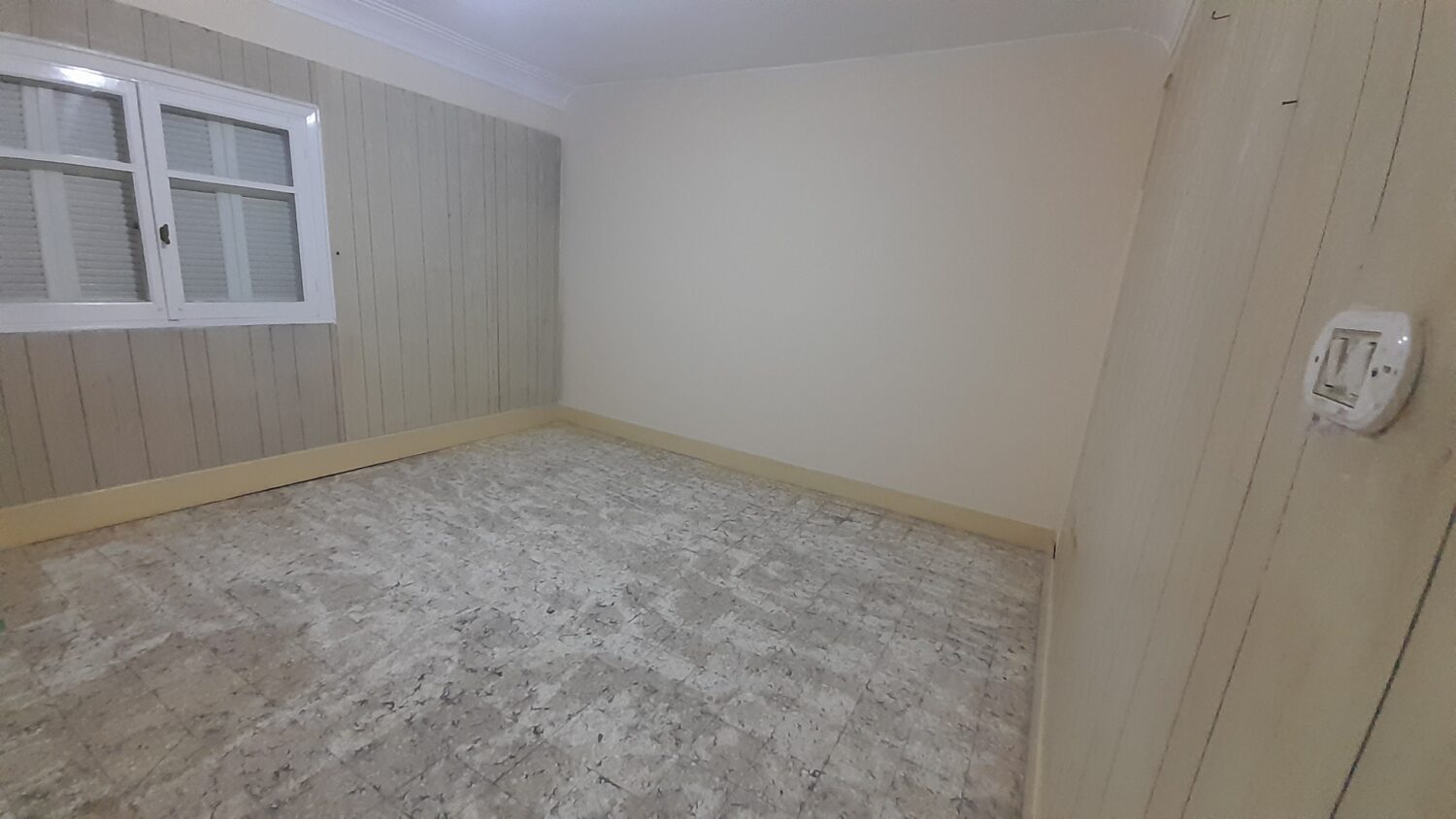 شقة للايجار سكنى او مكتب 300م تفرعات عرابى لا تحتاج مصاريف