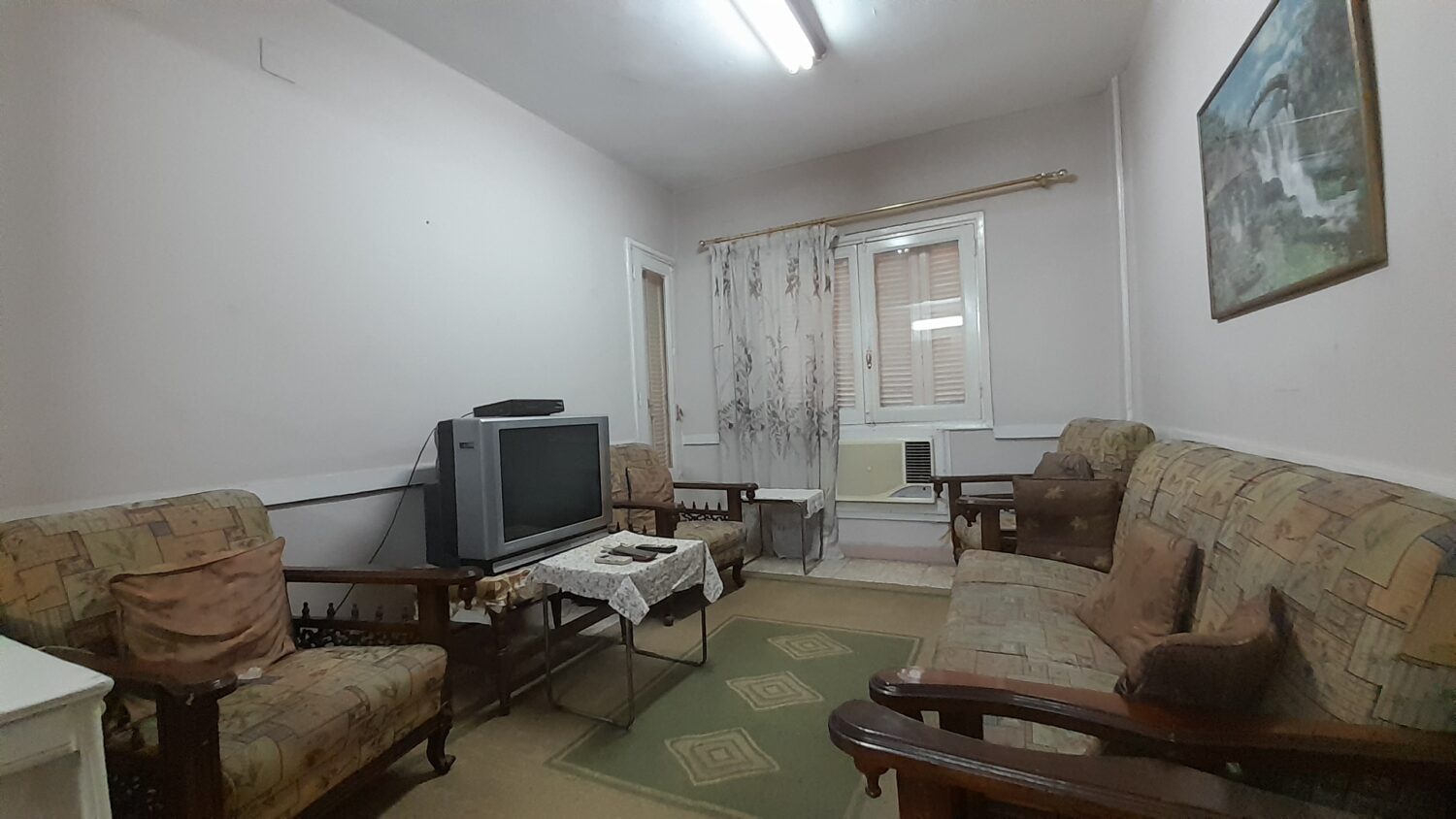 شقة للإيجار فى العجوزة قرب الخدمات وقرب شارع النيل