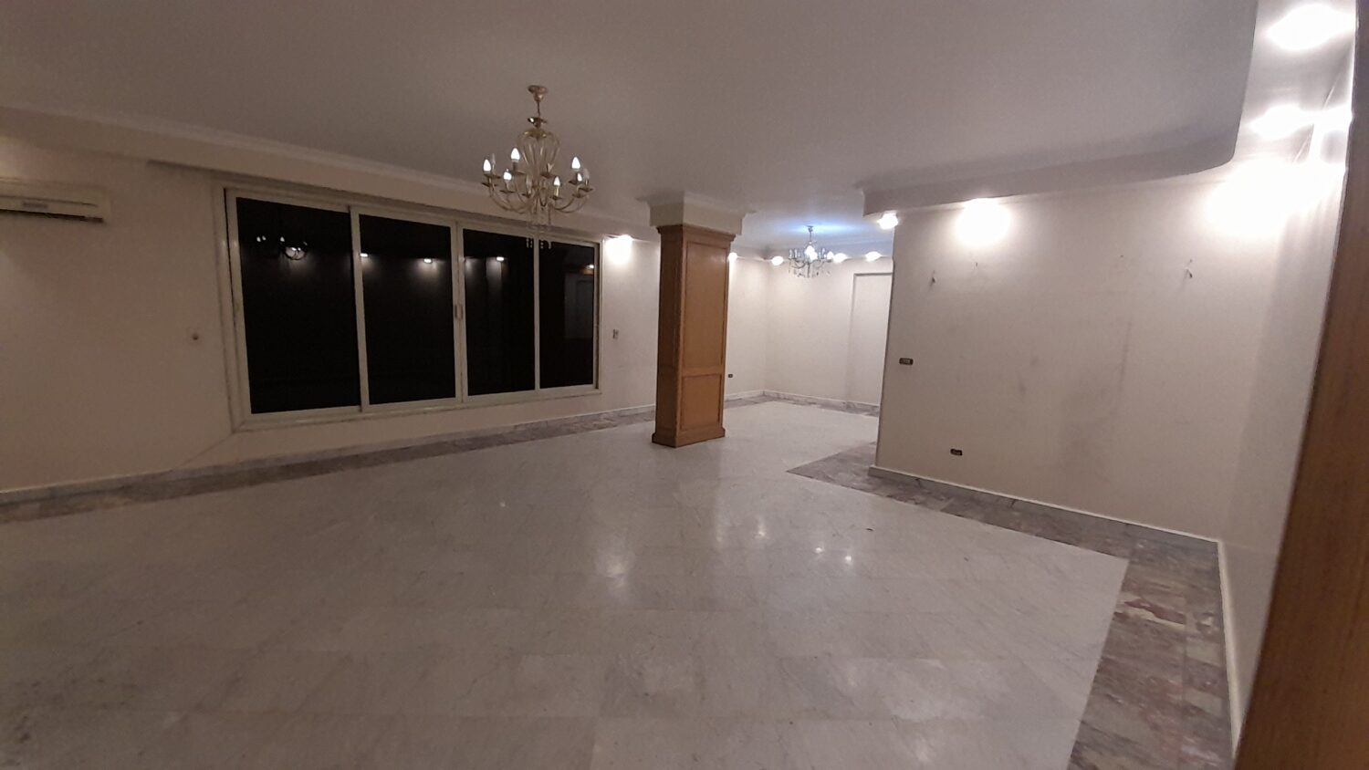 شقة للبيع فى الدقى شارع المساحة 265م لها حصة جراج ولا تحتاج مصاريف