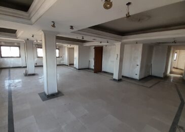 شقة للبيع فى العجوزة قرب النيل شارع المتحف الزراعى 320م طابق اخير