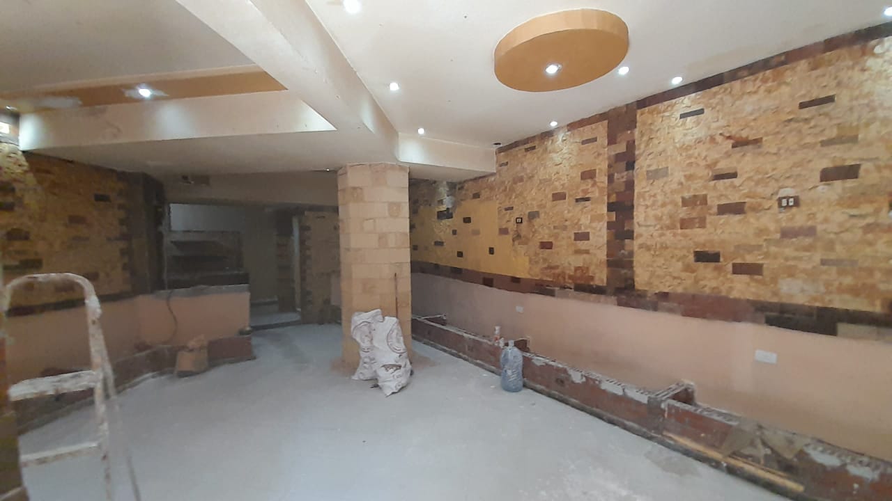 محل للايجار فى المهندسين 80م فى تفرعات ميدان لبنان موقع متميز