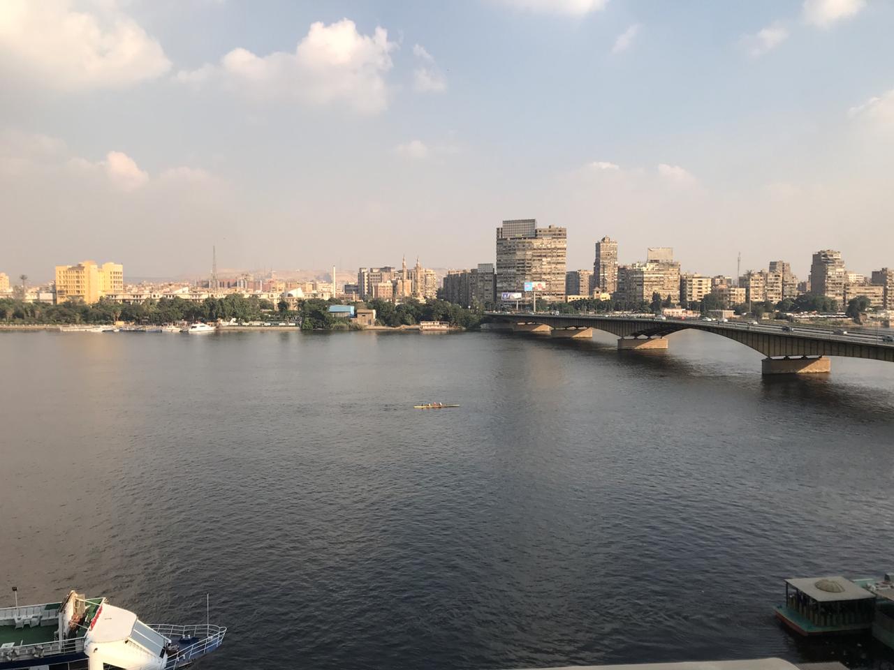 شقة دوبلكس للبيع في الدقي 260م علي النيل مباشرة مسجلة .