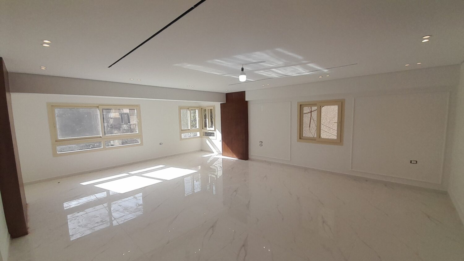 شقة مفروشة للإيجار قرب المترو 60م خطوات من شارع التحرير  موقع مميز .