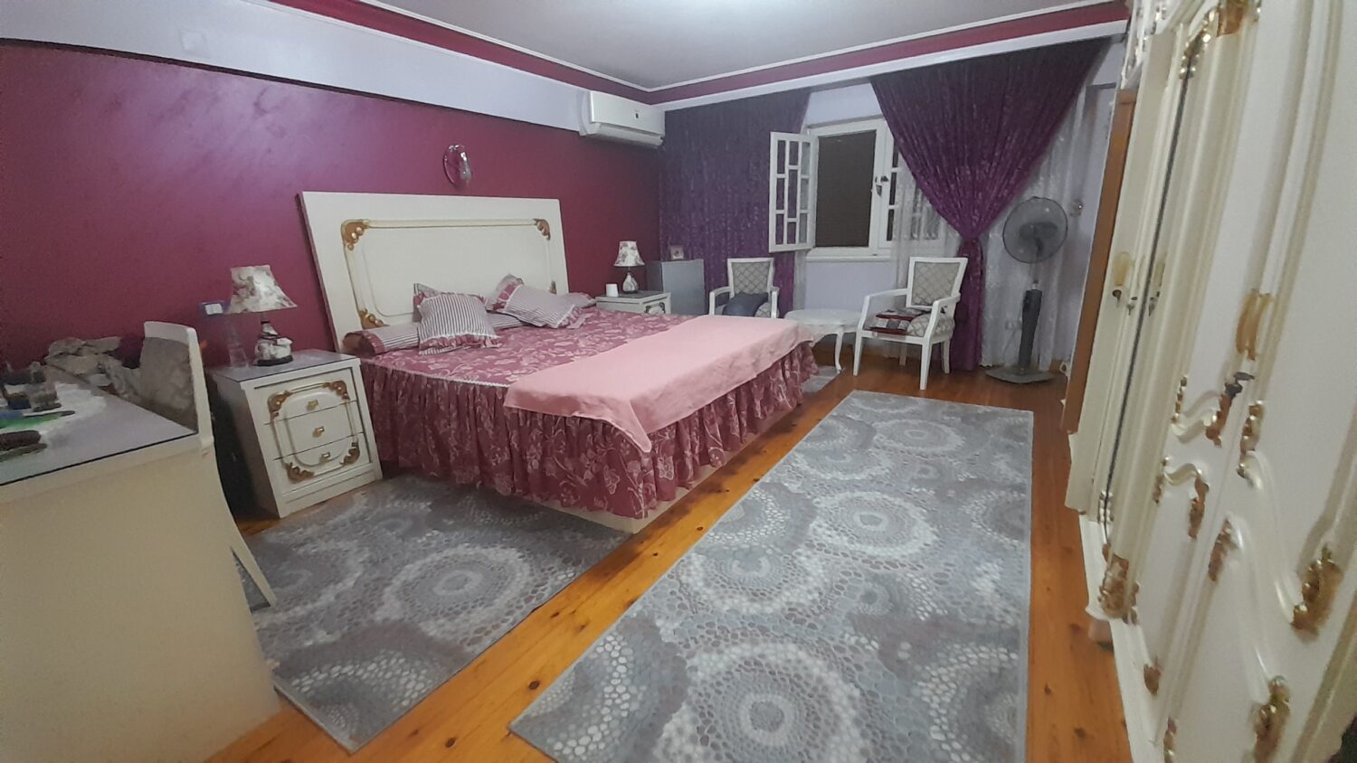 شقة للبيع في المهندسين 265م خطوات من جامعة الدول العربية فيو مساحات خضراء .