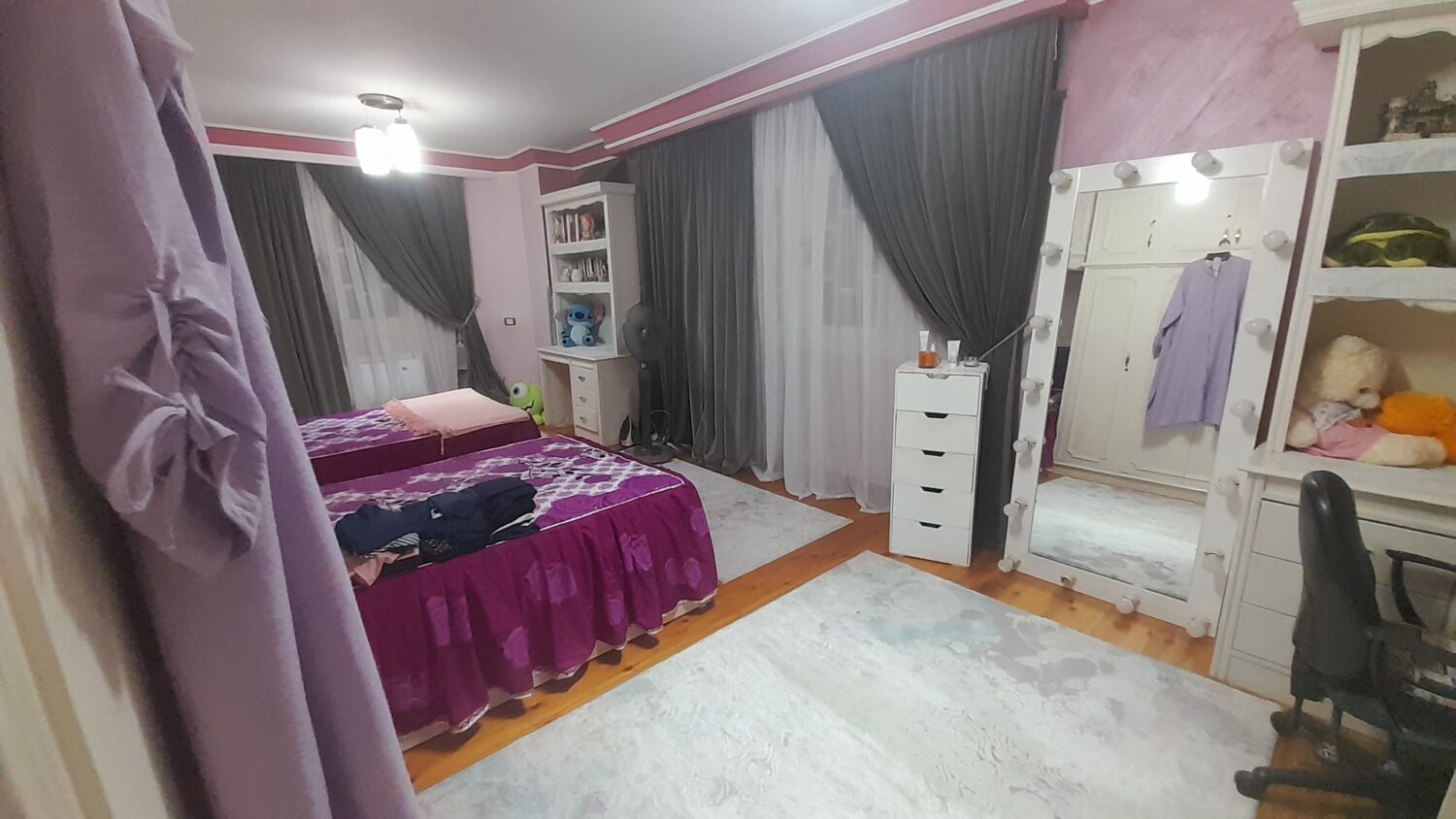 شقة للبيع في المهندسين 265م خطوات من جامعة الدول العربية فيو مساحات خضراء .