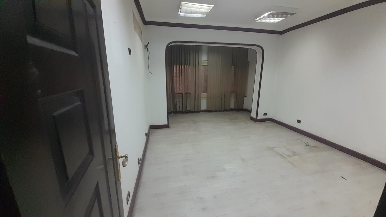 مكتب للإيجار في المهندسين شارع البطل أحمد عبد العزيز 100م تشطيب حديث   .