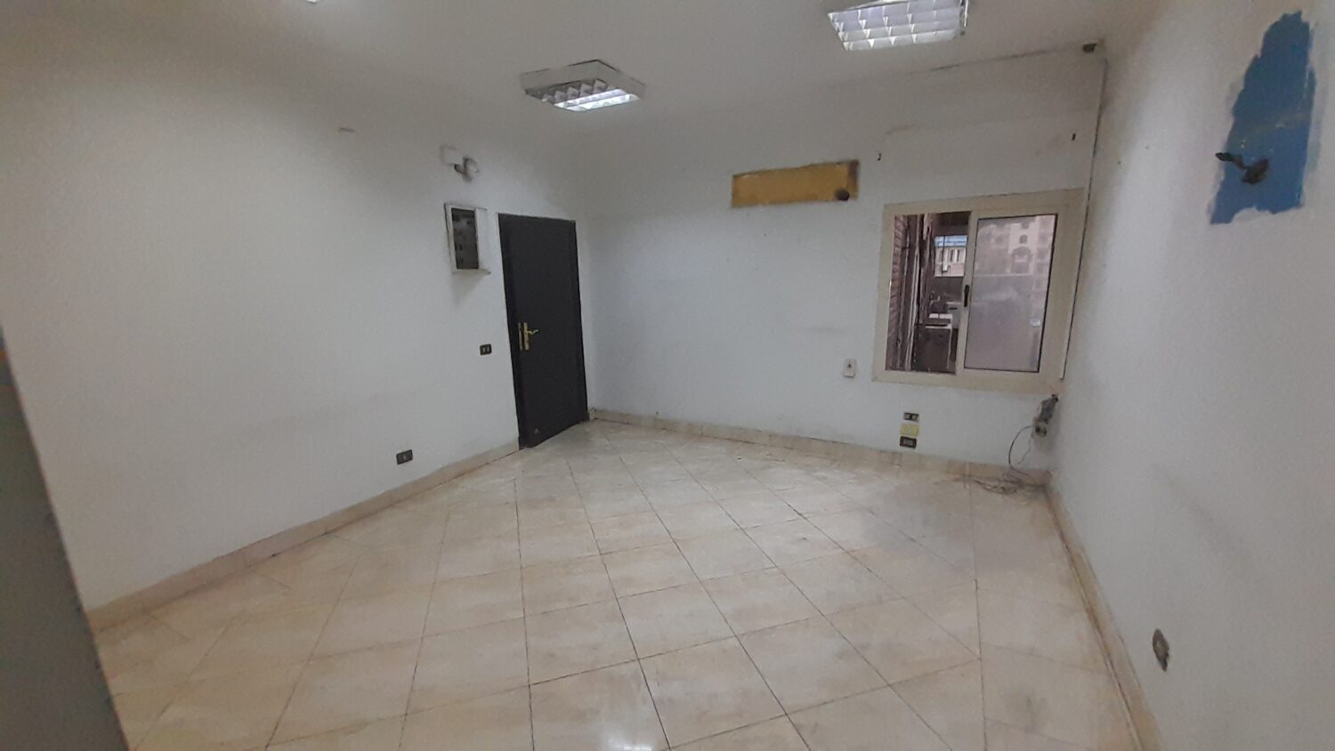 مكتب للإيجار في المهندسين شارع البطل أحمد عبد العزيز 100م تشطيب حديث   .