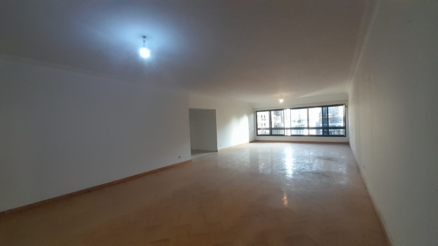 شقة للبيع في المهندسين 230م خطوات من شارع سليمان أباظة ( موقع مميز ) .