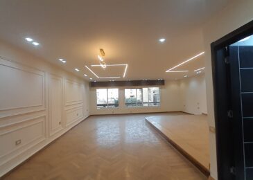 شقة للبيع في المهندسين في شارع عبد المنعم رياض الرئيسي 270م