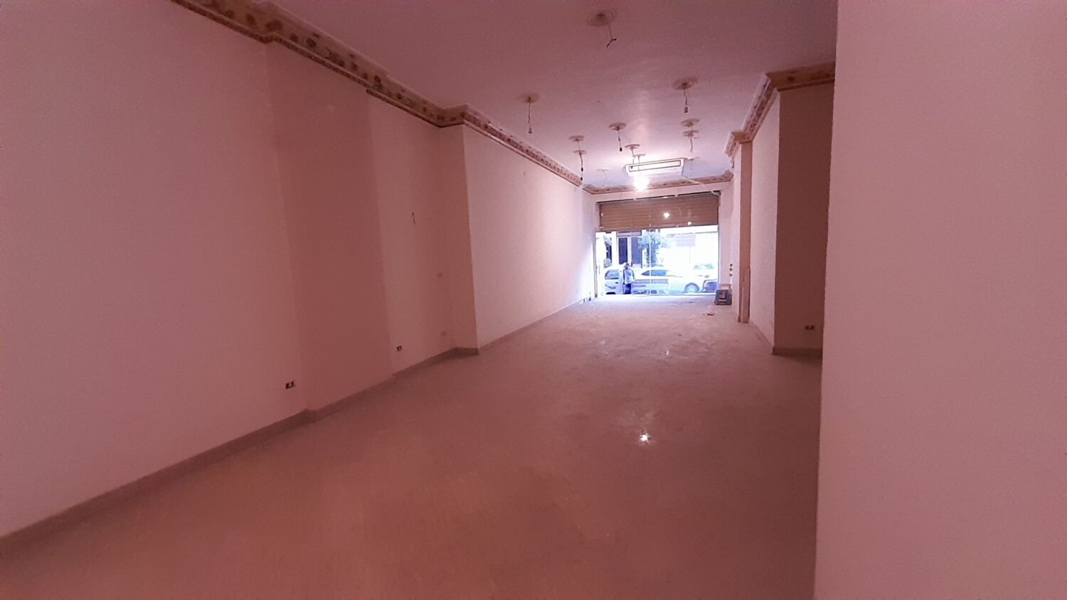 محل للإيجار في المهندسين 100م في شارع رئيسي منطقة حيوية .