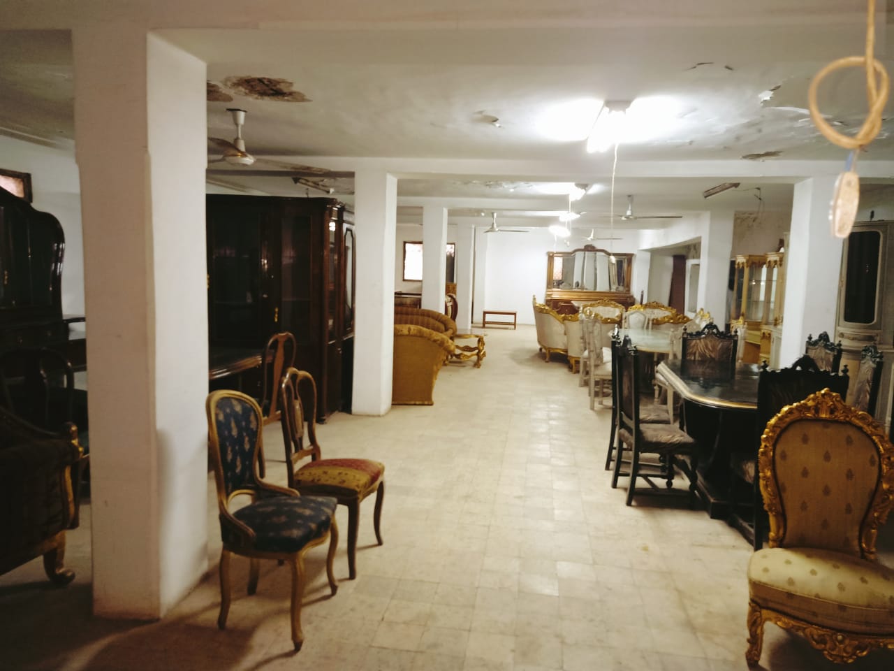 محل للايجار فى المهندسين 1150م فى تفرعات شارع احمد عرابى موقع متميز .