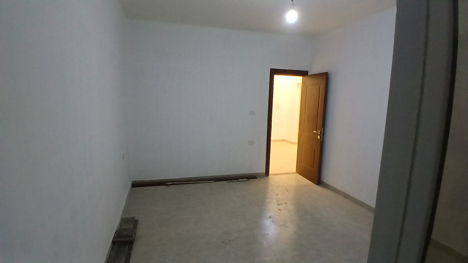 شقة للبيع في العجوزة 158م تفرعات شارع د محمد شاهين ( تطل علي حديقة ) .