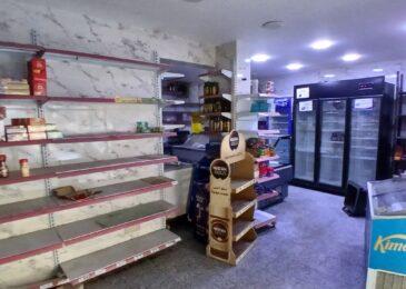 محل للايجار في العجوزة  80م  في شارع د محمد شاهين شارع رئيسى  