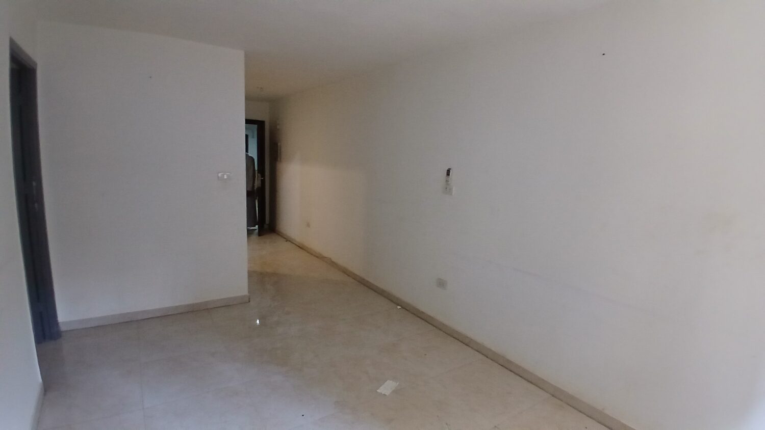 مكتب للإيجار في الدقى 55م قرب نادى الصيد موقع مميز برج إدارى ( برخصة إداري ) .