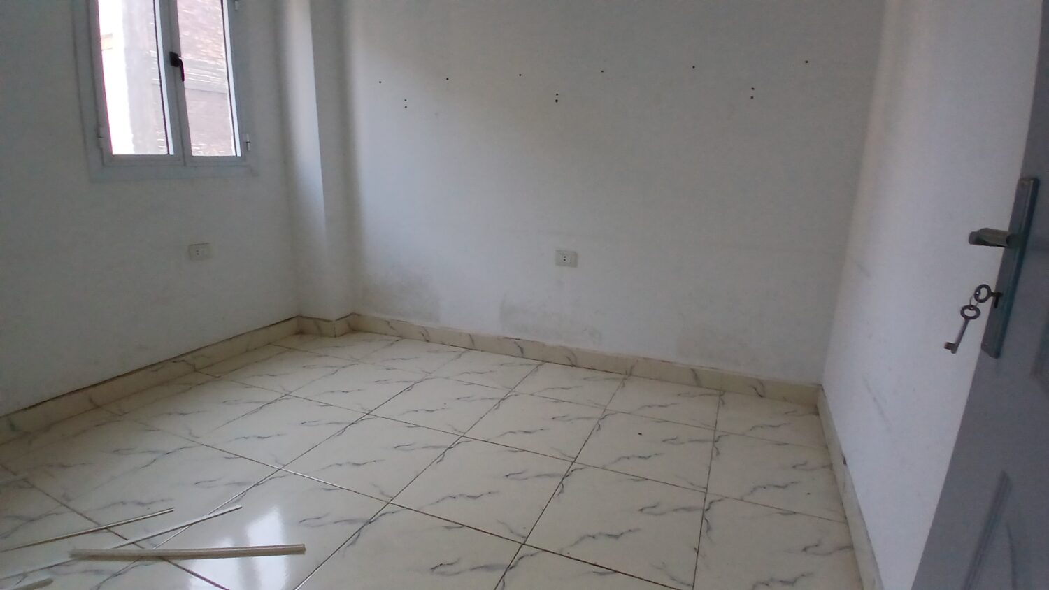 مكتب للإيجار في الدقى 55م قرب نادى الصيد موقع مميز برج إدارى ( برخصة إداري ) .