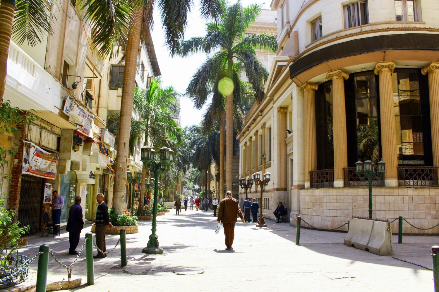 أرض للبيع فى القاهرة 410م بأرباح متوقعة خرافية وسط القاهرة ووسط الفنادق