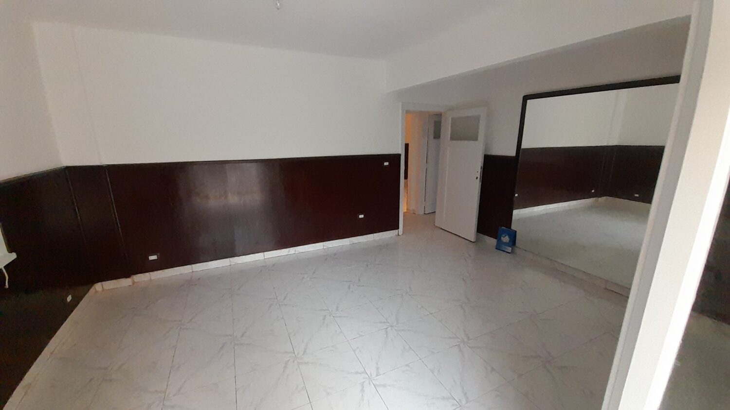 مكتب مشاركة للبيع فى الدقى فقط إجمالى 262 الف جنية كاش لاصحاب الاعمال والمكاتب والشركات .