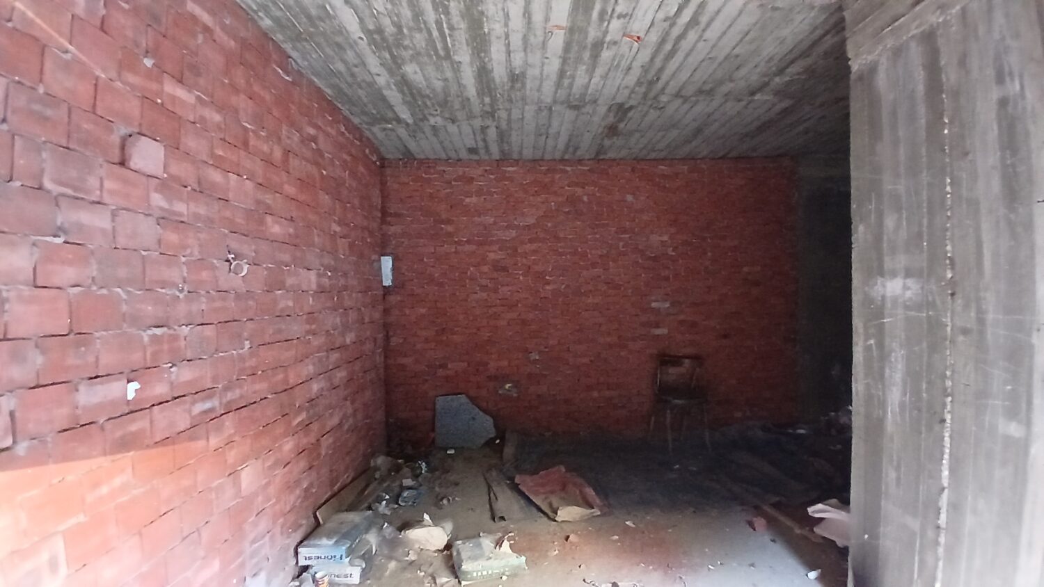 محل للبيع في الدقى 20م قرب شارع مصدق و السفارات بسعر لقطة .