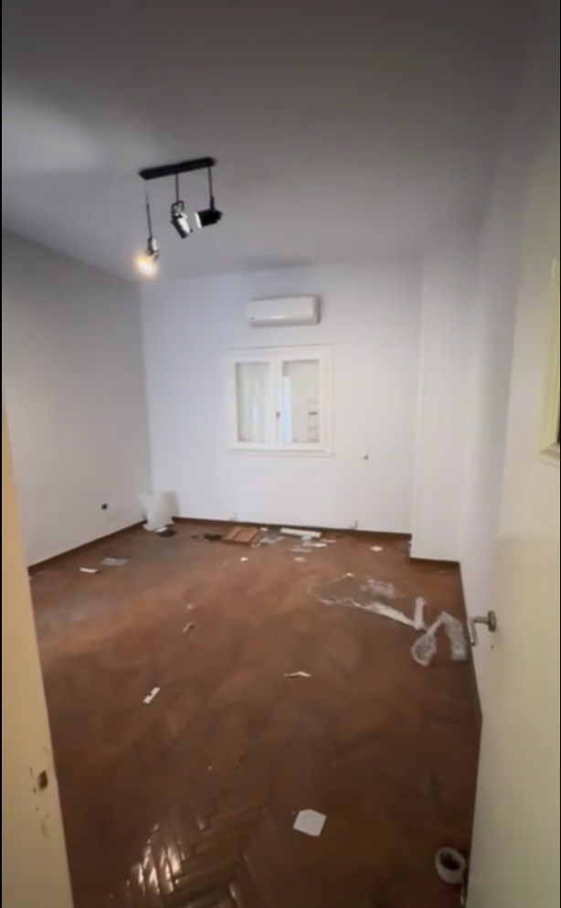 مكتب للإيجار في المهندسين 160م قرب شارع البطل أحمد عبد العزيز الرئيسى .