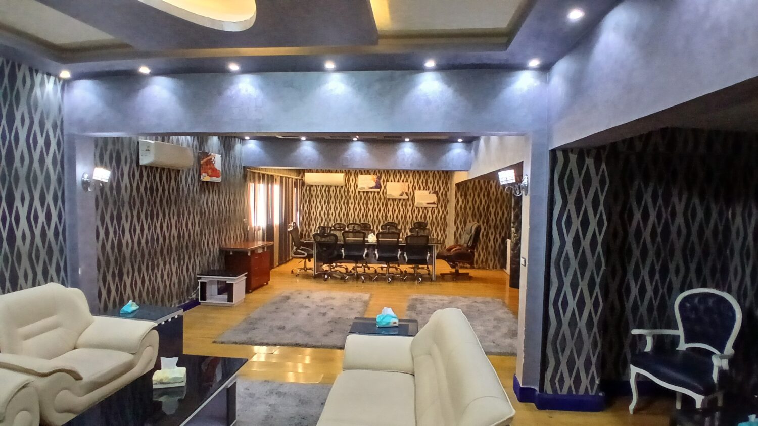 مكتب للإيجار في مصر الجديدة قرب ميدان سانت فاطيمة 465م برخصة إدارى برايم لوكيشن .