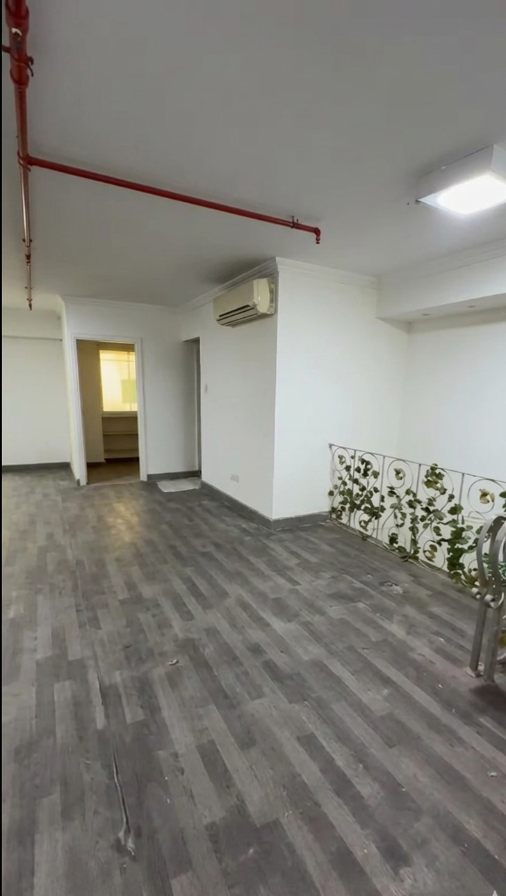 مكتب للايجار فى المهندسين 330م قرب عرابى الرئيسى ( عمارة فندقية ).