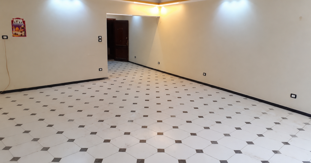 شقة للبيع فى المهندسين  200م  تفرع  شارع شهاب الرئيسى  ( عمارة مدخلها شيك  )  