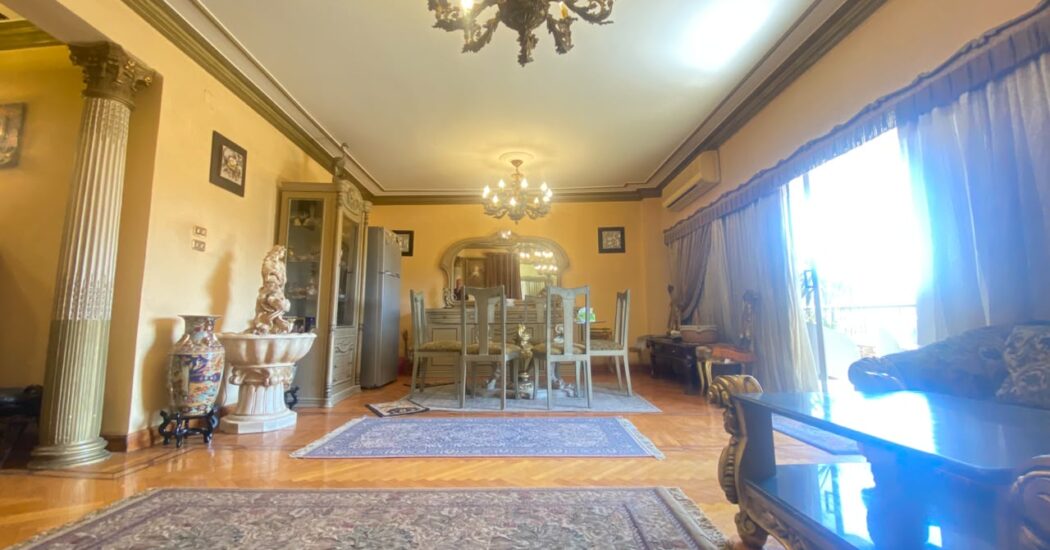 شقة للبيع فى المهندسين 158م قرب شارع شهاب الرئيسى ( تشطيب كلاسيكى رائع )