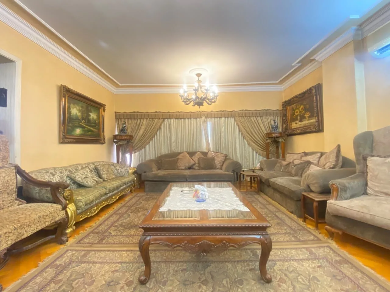 شقة للبيع فى المهندسين 158م قرب شارع شهاب الرئيسى ( تشطيب كلاسيكى رائع ) .